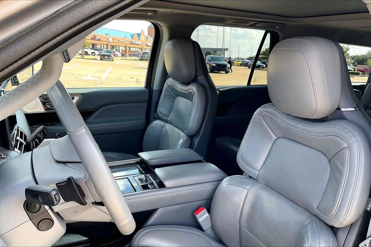 Used 2020 Lincoln Navigator L Reserve w/ Luxury Package AWD/4WD image 9