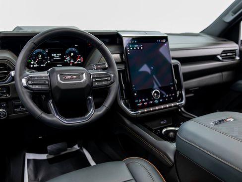 Used 2025 GMC Yukon AT4 w/ AT4 Premium Plus Package image 39