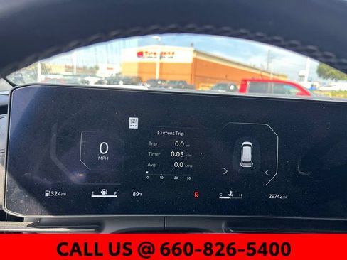 Used 2025 Kia Carnival SX w/ SX Dark Edition Package FWD image 16