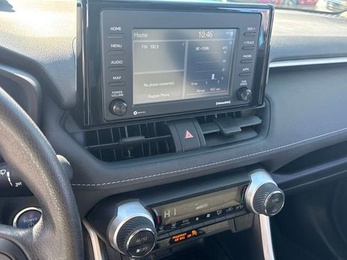 Used 2021 Toyota RAV4 XLE image 24