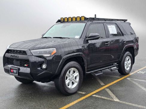 Certified 2024 Toyota 4Runner SR5 Premium w/ Moonroof Package image 3