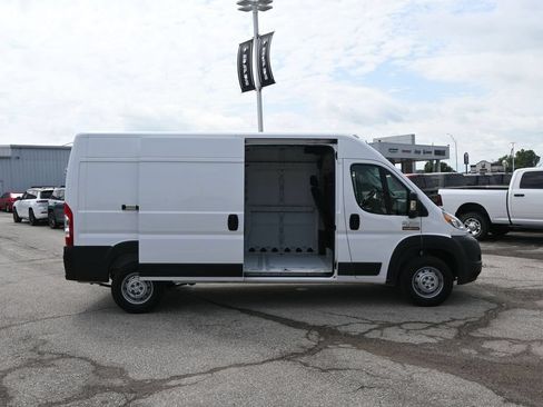 Used 2022 RAM ProMaster 2500 FWD image 4