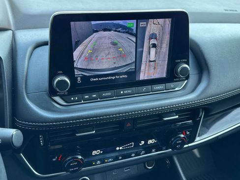 Used 2023 Nissan Rogue SL image 7