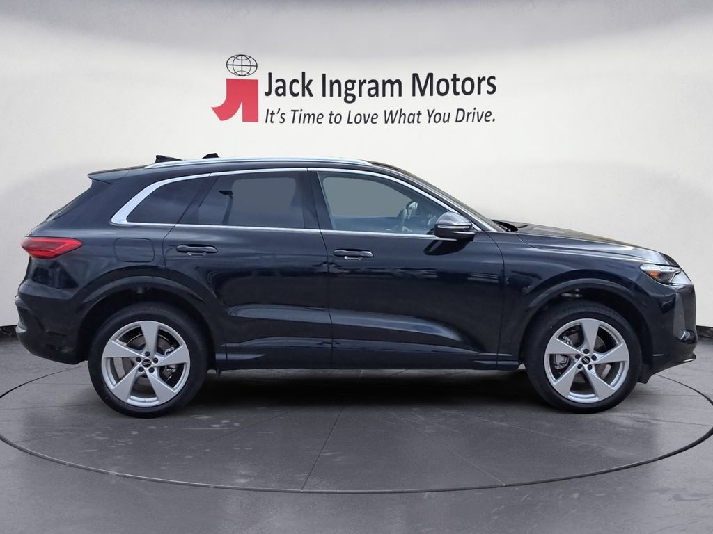 Used 2025 Audi Q5 Premium Plus w/ Premium Plus AWD/4WD image 6