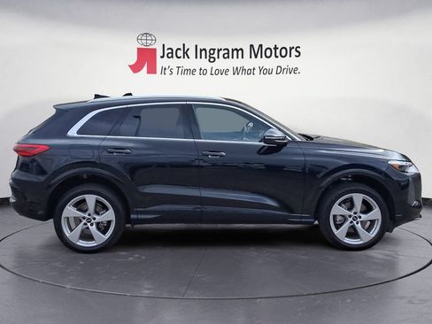 Used 2025 Audi Q5 Premium Plus w/ Premium Plus AWD/4WD image 6