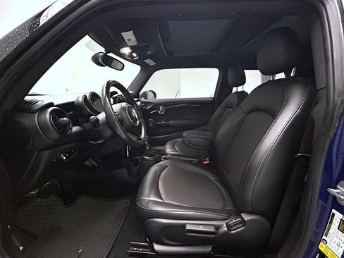 Used 2019 MINI Cooper 2-Door Hardtop w/ Signature Upholstery Package FWD image 10