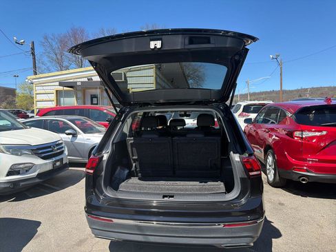 Used 2021 Volkswagen Tiguan SE w/ 3rd Row Seat Package AWD/4WD image 10