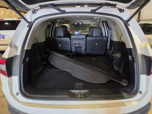 Used 2024 Honda Pilot Touring image 8