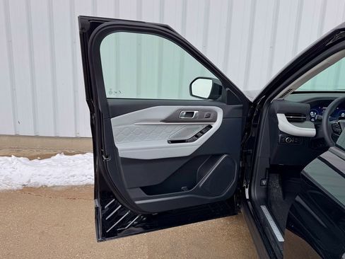 New 2026 Ford Explorer Platinum w/ LUX Leather Package image 14