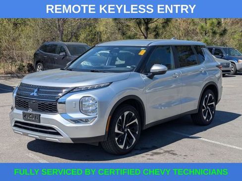 Used 2024 Mitsubishi Outlander SE image 9