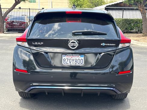 Used 2022 Nissan Leaf SV FWD image 8