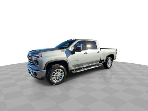 Used 2025 Chevrolet Silverado 2500 LTZ w/ LTZ Premium Package image 4