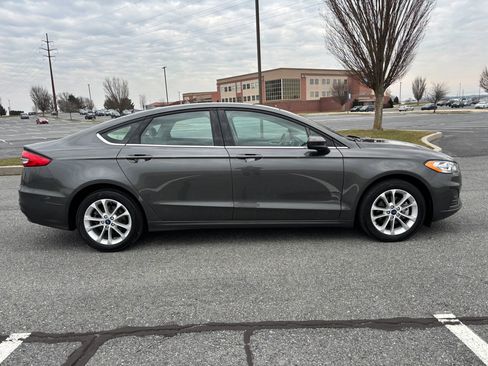 Used 2020 Ford Fusion SE image 5