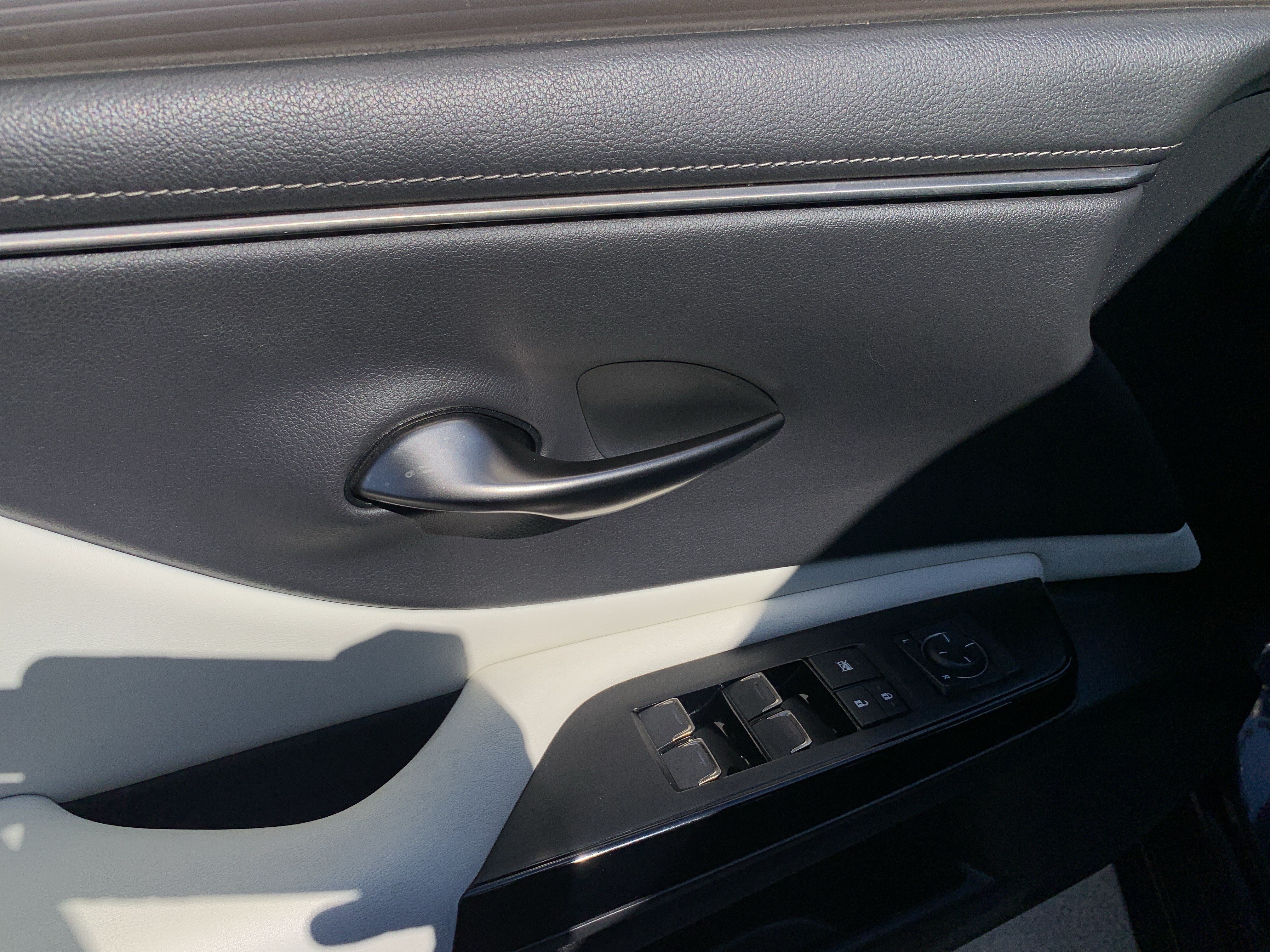Used 2022 Lexus ES 300h F Sport w/ Accessory Package 2 FWD image 15