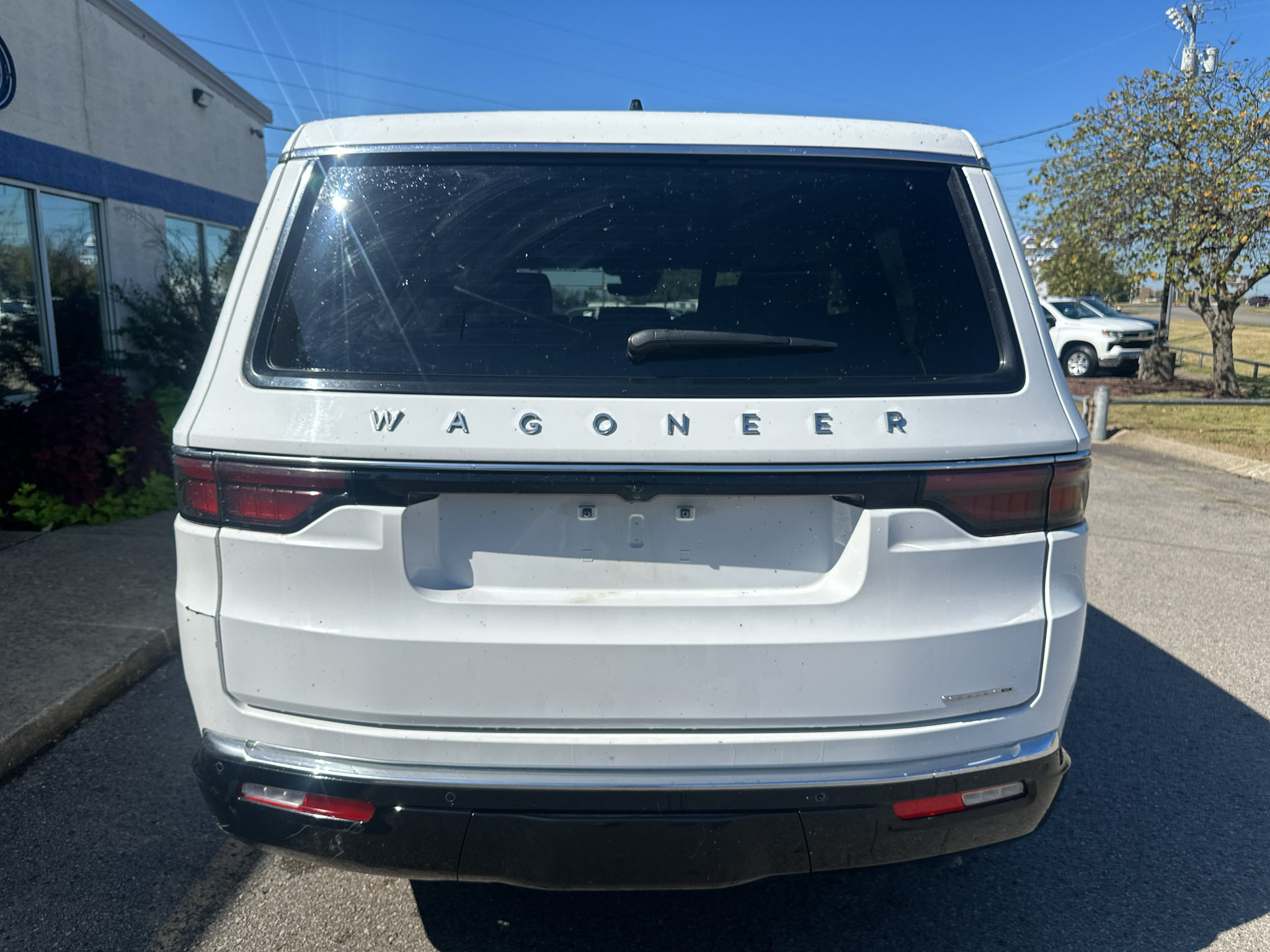 Used 2024 Jeep Wagoneer Series III AWD/4WD image 5