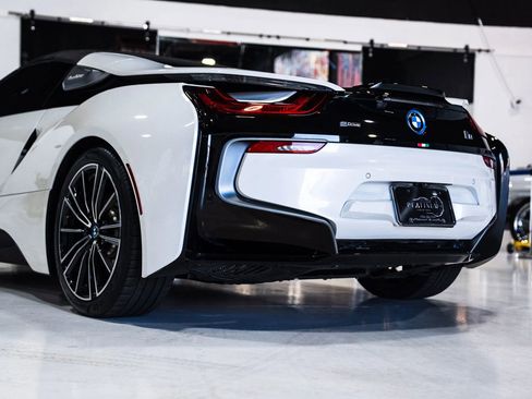 Used 2019 BMW i8 Roadster AWD/4WD image 27