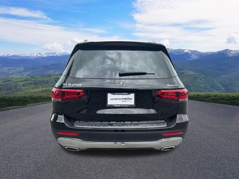 Used 2022 Mercedes-Benz GLB 250 4MATIC image 4