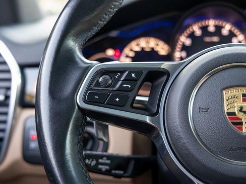 Certified 2023 Porsche Cayenne S image 29