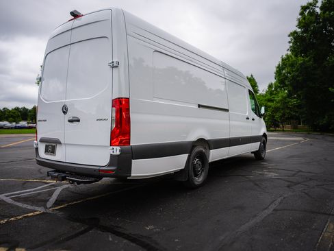 New 2026 Mercedes-Benz Sprinter 2500 image 14