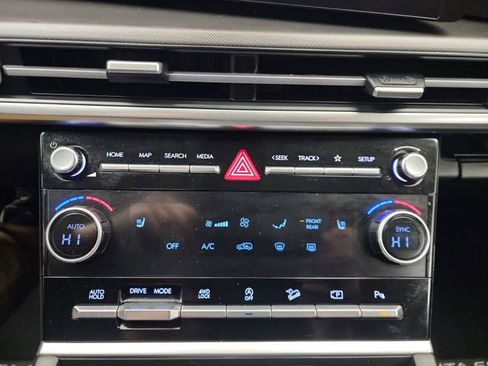 Used 2025 Hyundai Santa Fe SEL image 18