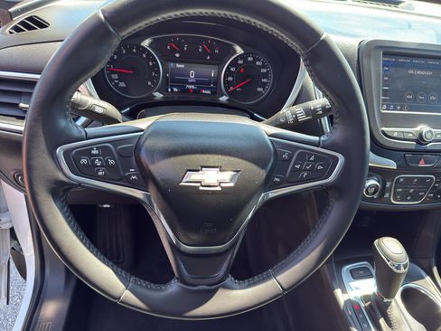 Certified 2021 Chevrolet Equinox LT AWD/4WD image 16