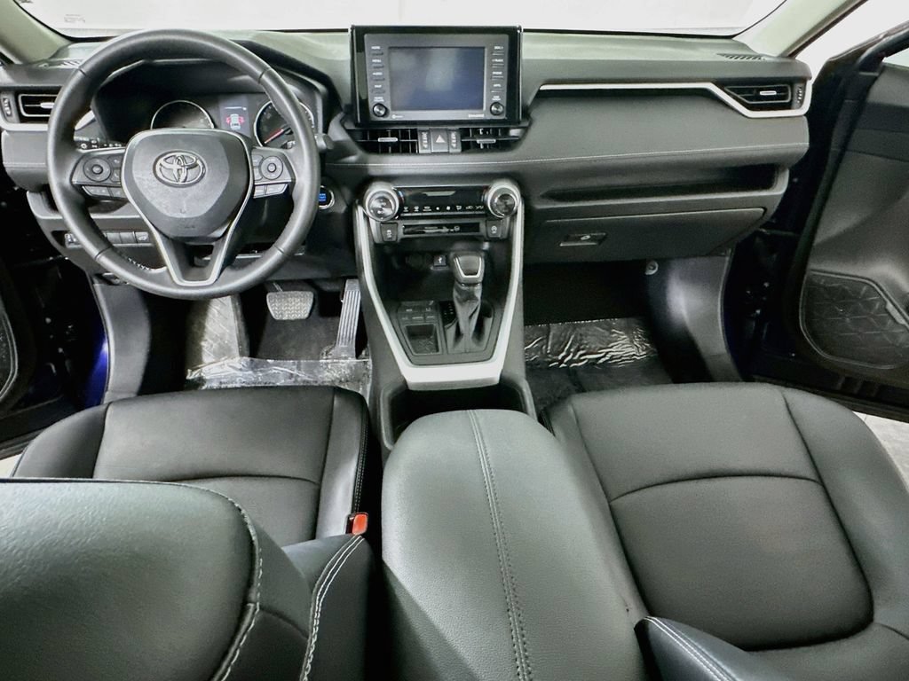Used 2022 Toyota RAV4 XLE Premium FWD image 18