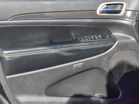 Used 2017 Jeep Grand Cherokee Limited w/ Trailer Tow Group IV image 15