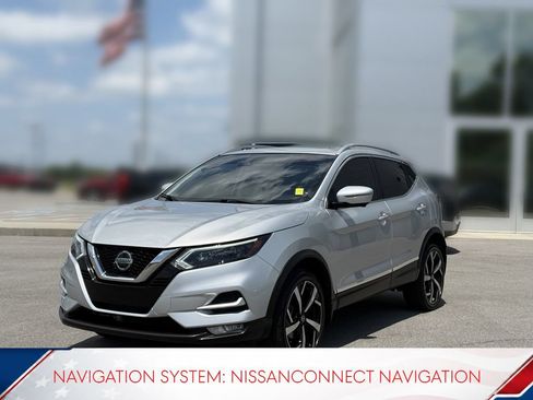 Used 2022 Nissan Rogue Sport SL w/ Premium Package FWD image 2