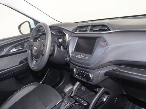 Used 2023 Chevrolet TrailBlazer LT AWD/4WD image 35