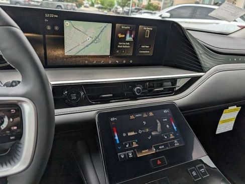 Certified 2025 INFINITI QX80 Luxe w/ Exterior Package image 19