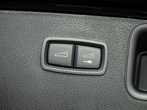 New 2026 Porsche Macan image 32