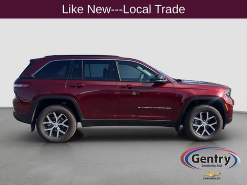 Used 2025 Jeep Grand Cherokee Limited w/ Luxury Tech Group II AWD/4WD image 7
