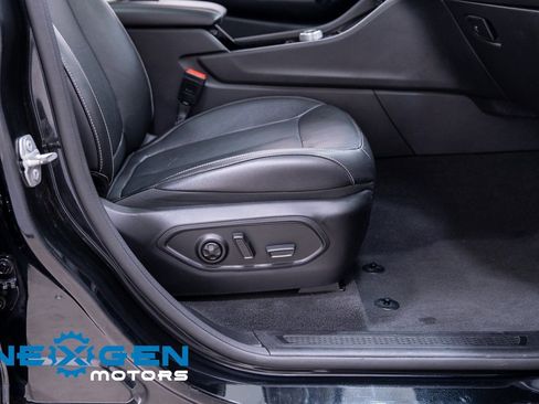 Used 2022 Jeep Grand Cherokee Limited image 48