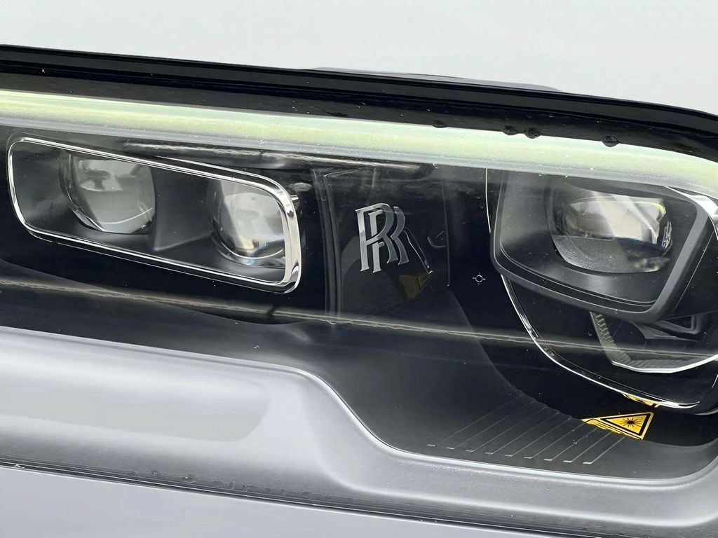 Certified 2022 Rolls-Royce Cullinan Black Badge w/ Dark Exterior Package AWD/4WD image 20