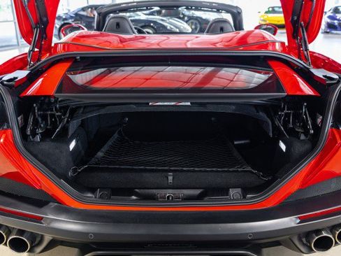 Used 2019 Ferrari Portofino RWD image 23
