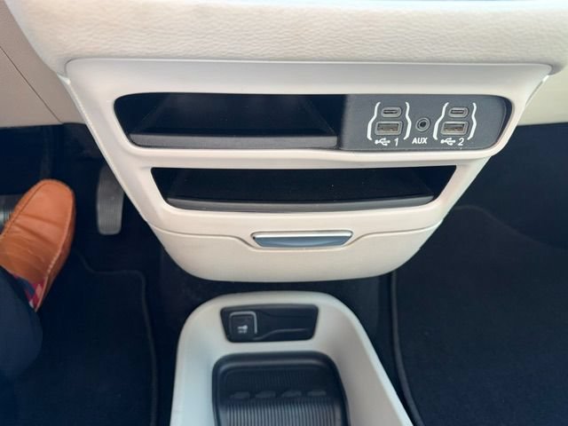 Used 2023 Chrysler Pacifica Touring-L FWD image 13