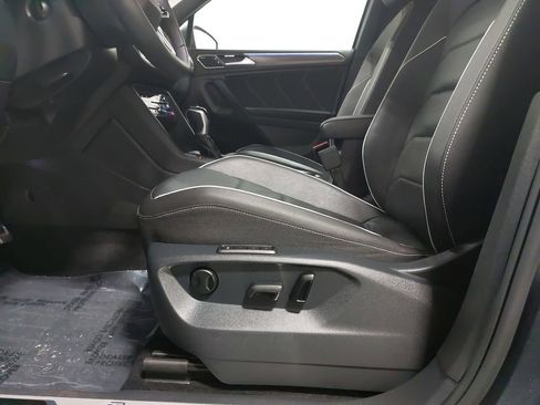 Used 2022 Volkswagen Tiguan SEL R-Line image 30