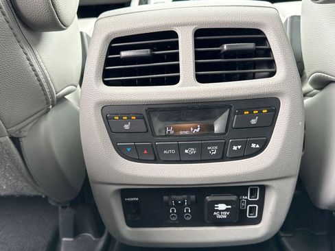 Used 2021 Honda Pilot Touring image 21