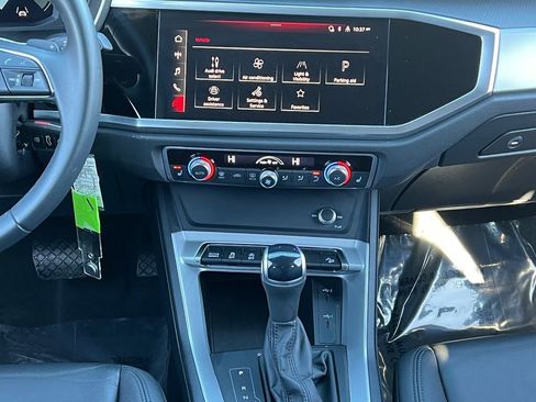 Used 2025 Audi Q3 2.0T Premium image 12