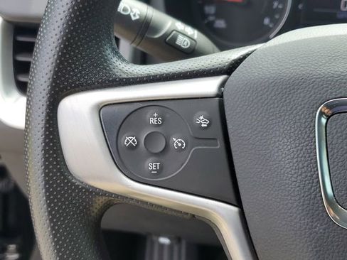 Used 2022 GMC Terrain SLE w/ Driver Convenience Package image 19