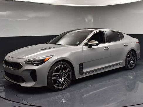 Used 2022 Kia Stinger GT1 AWD/4WD image 4