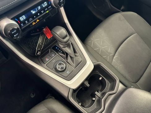 Used 2025 Toyota RAV4 XLE AWD/4WD image 24