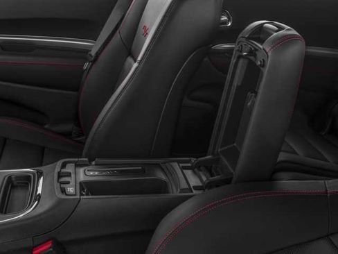 Used 2018 Dodge Durango R/T w/ Technology Group AWD/4WD image 10