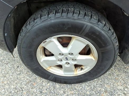 Used 2010 Ford Escape XLT AWD/4WD image 12