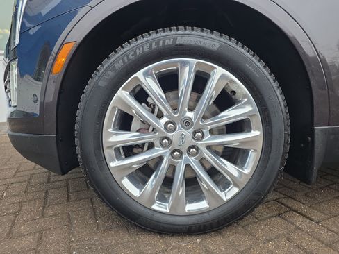 Used 2018 Cadillac XT5 Platinum w/ Driver Assist Package image 11