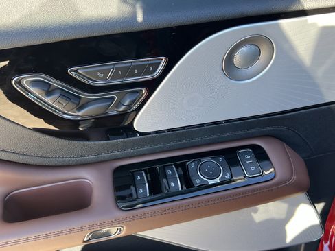 New 2025 Lincoln Aviator Reserve w/ Luxury Package image 26