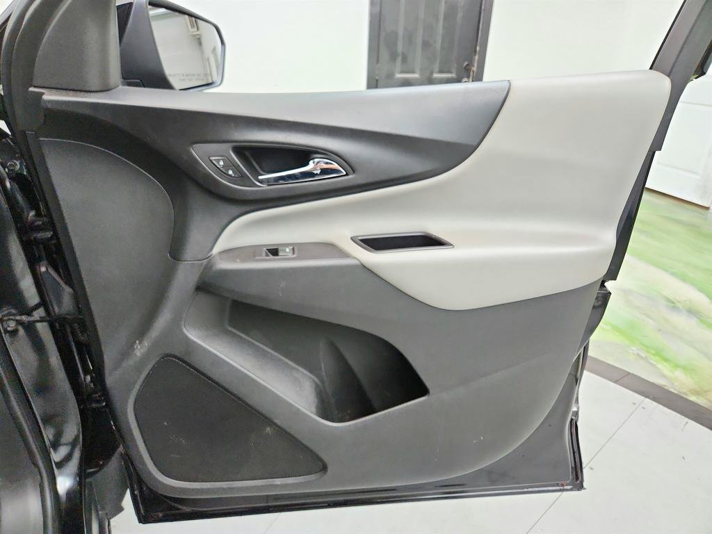 Used 2020 Chevrolet Equinox LS FWD image 26