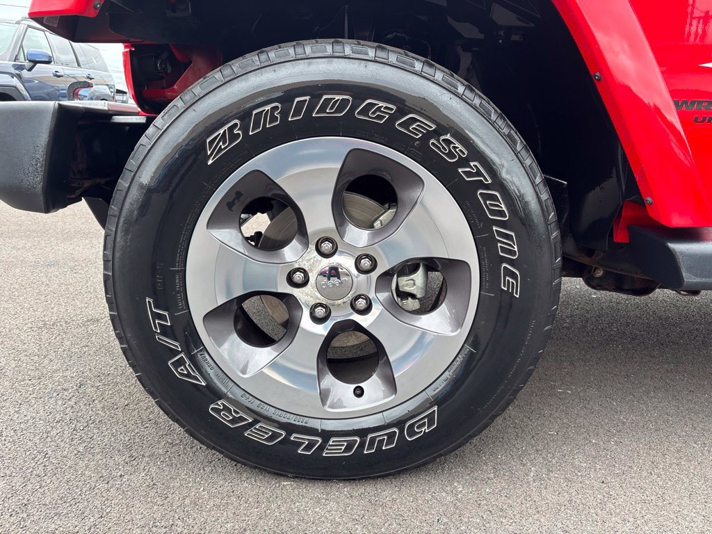 Used 2017 Jeep Wrangler Unlimited Sahara AWD/4WD image 9