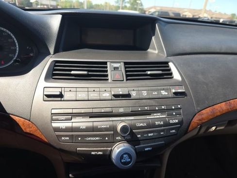 Used 2011 Honda Accord EX-L image 18