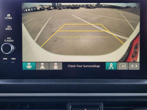 Certified 2024 Honda Pilot Touring image 18